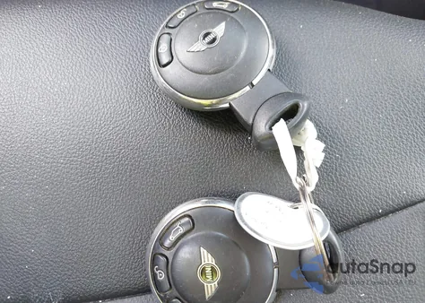 2011 Mini Cooper из США, поврежденный, VIN WMWZF3C57BTX81693